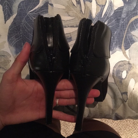 heels - Picture 3 of 6